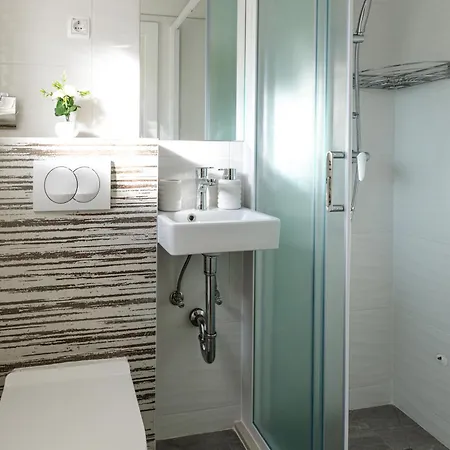 Laura 2 דירה