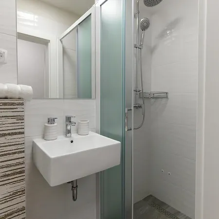 Apartment Laura 2 *